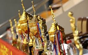 德州游骑兵在 2024 年宣布其主场屋顶将保持常开，以应对温和的气候